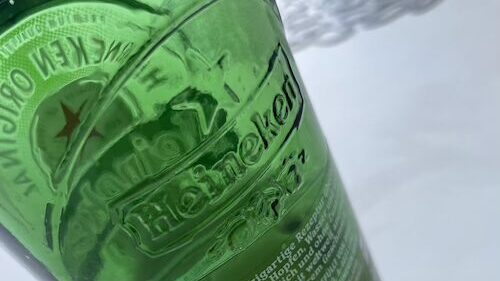 ハイネケンのボトルの裏側