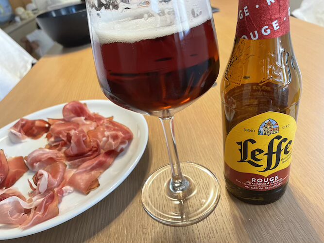 LEFFE（レフ）ルージュと生ハム
